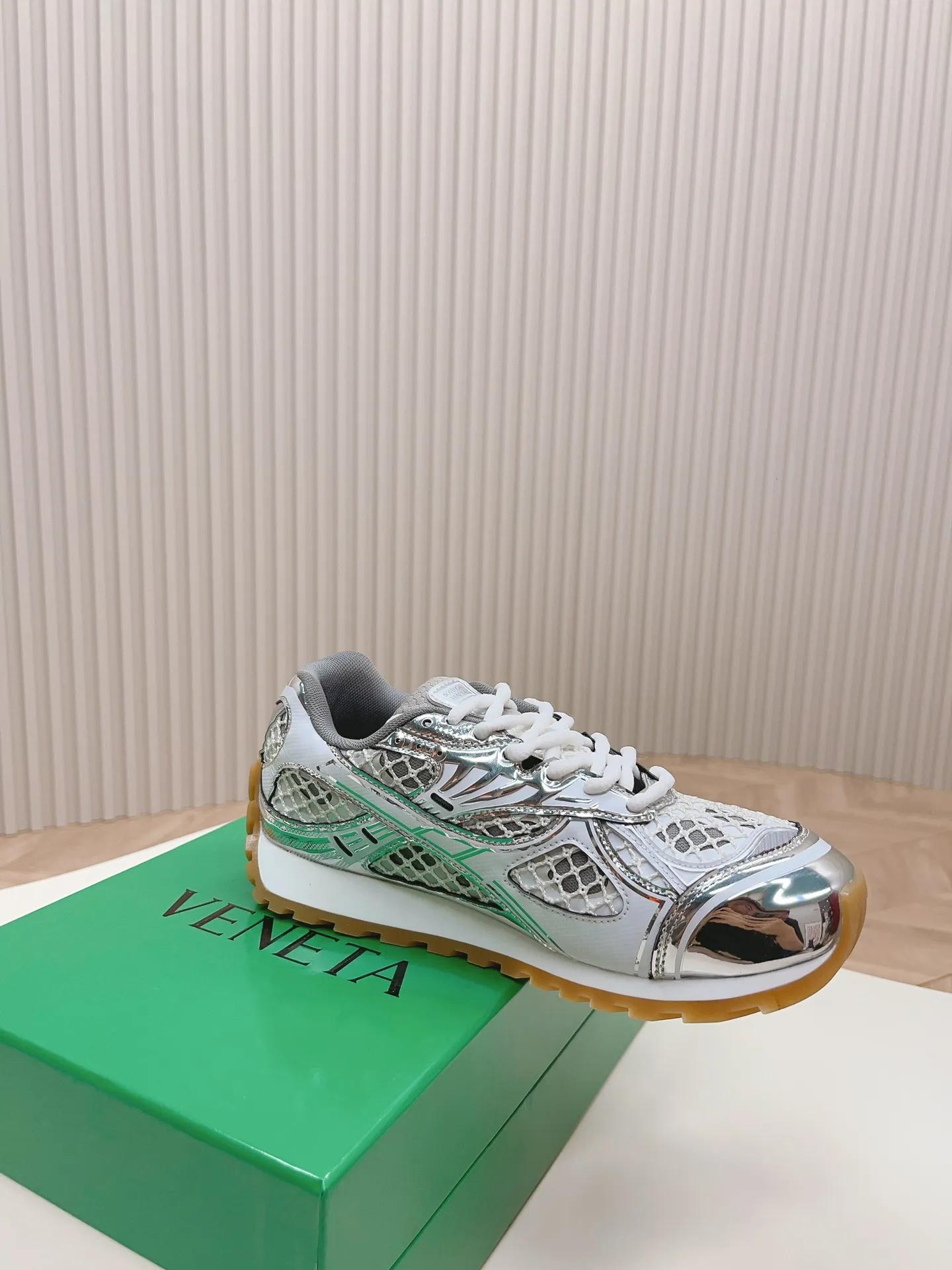 👟👟Ex-factory price 560 🌈🌈 Women's shoes, women's clothing, the latest hot models, couples' models, Bottega Veneta BV23, the new Orbit designer's curtain call, casual sneakers, a new style of freehand pure and unconstrained, with modern symbols of color, fashionable, cool and handsome, simply invincible, retro and versatile, all original craftsmanship, size 35-44